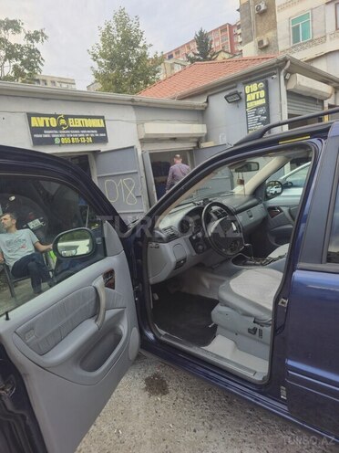 Mercedes ML 320 2001, 182,000 km - 3.2 л - Bakı