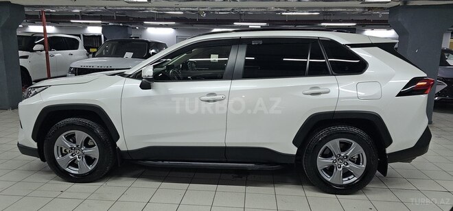 Toyota RAV4 2023, 32,700 km - 2.5 л - Bakı