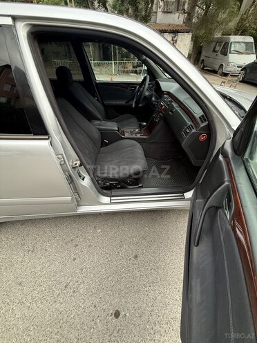 Mercedes E 220 2000, 346,484 km - 2.2 l - Bakı