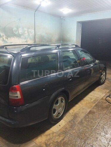 Opel Vectra 1998, 211,000 km - 1.8 л - Quba