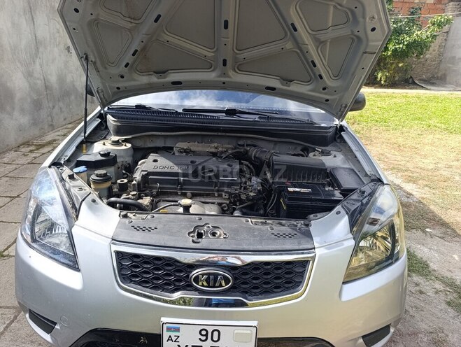 Kia Rio 2010, 282,400 km - 1.4 l - Şəki