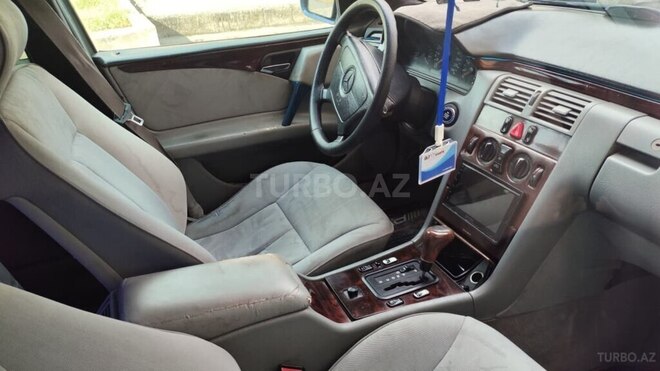 Mercedes E 200 1995, 380,000 km - 2.0 л - Şəki