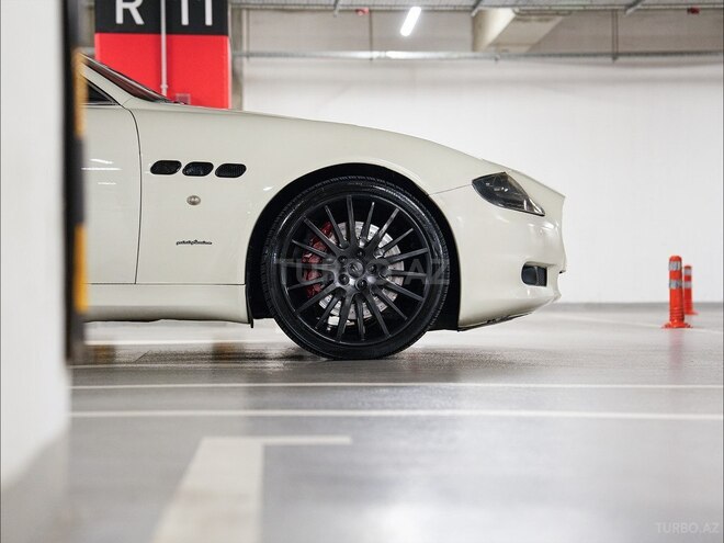 Maserati Quattroporte 2011, 137,000 km - 4.7 l - Bakı