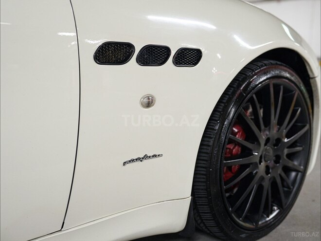 Maserati Quattroporte 2011, 137,000 km - 4.7 l - Bakı