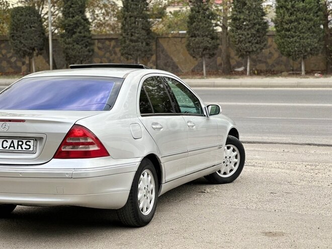 Mercedes C 200 2002, 284,642 km - 2.0 л - Bakı