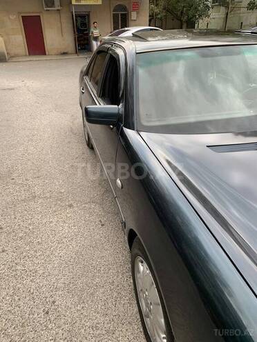Mercedes E 230 1995, 523,500 km - 2.3 l - Bakı