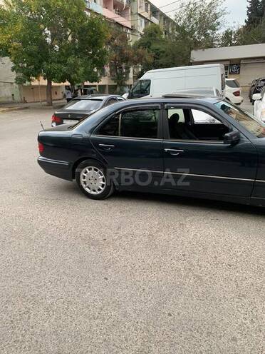 Mercedes E 230 1995, 523,500 km - 2.3 l - Bakı