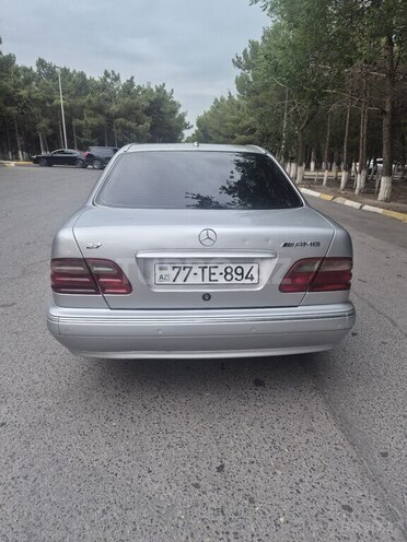 Mercedes E 270 2000, 427,421 km - 2.7 l - Xırdalan