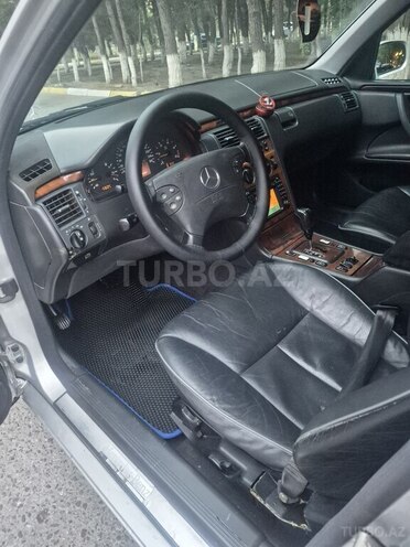 Mercedes E 270 2000, 427,421 km - 2.7 l - Xırdalan