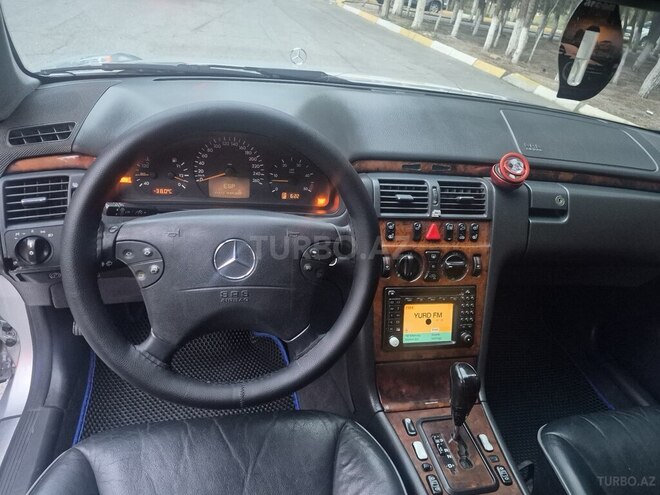 Mercedes E 270 2000, 427,421 km - 2.7 l - Xırdalan