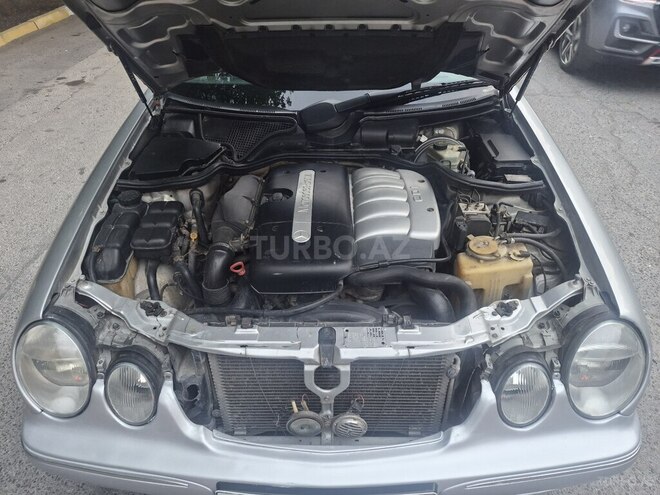 Mercedes E 270 2000, 427,421 km - 2.7 l - Xırdalan