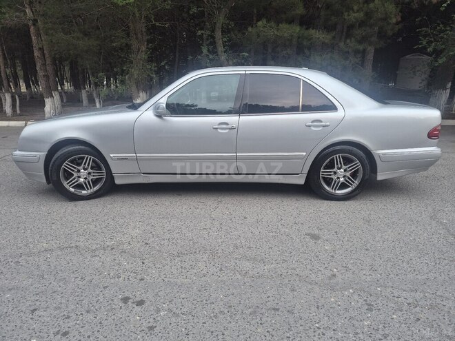 Mercedes E 270 2000, 427,421 km - 2.7 l - Xırdalan