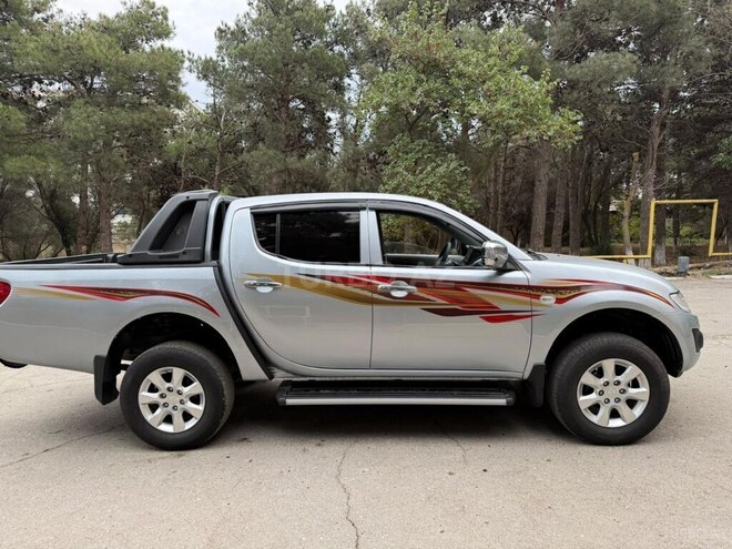 Mitsubishi L200 2014, 212,000 km - 2.5 l - Bakı
