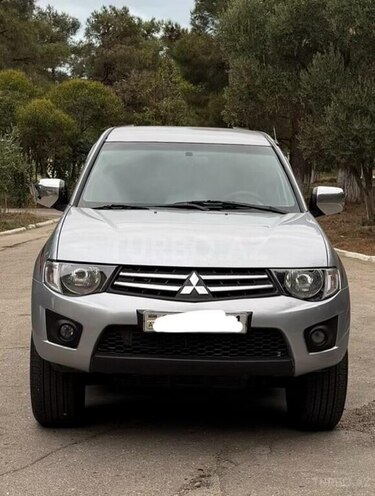 Mitsubishi L200 2014, 212,000 km - 2.5 l - Bakı