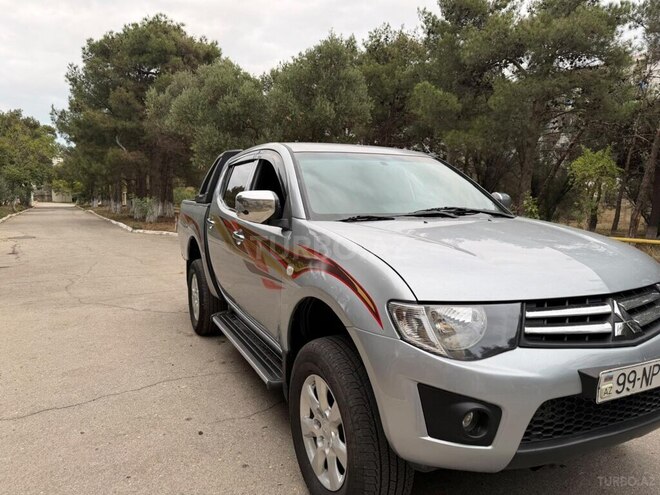 Mitsubishi L200 2014, 212,000 km - 2.5 l - Bakı