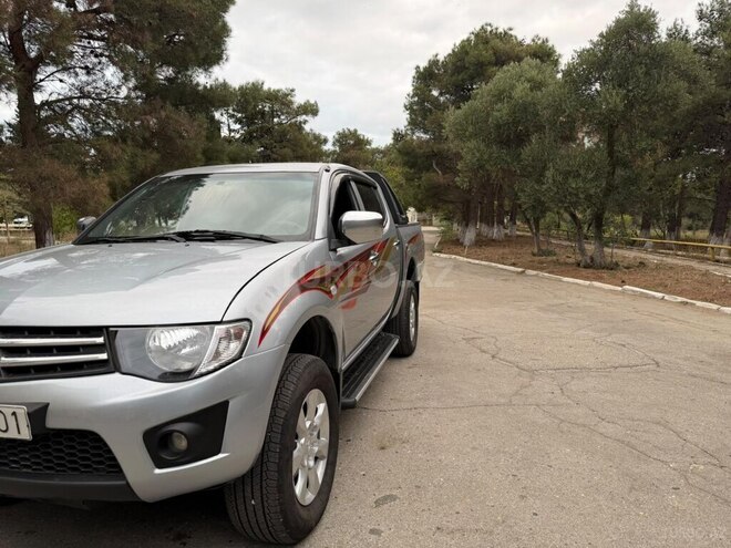 Mitsubishi L200 2014, 212,000 km - 2.5 l - Bakı