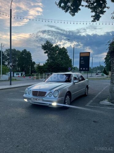 Mercedes E 320 2001, 490,000 km - 3.2 л - İsmayıllı