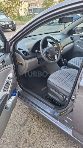 Hyundai Accent 2015, 185,625 km - 1.6 л - Bakı