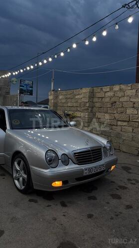 Mercedes E 220 2001, 310,000 km - 2.2 l - Bakı