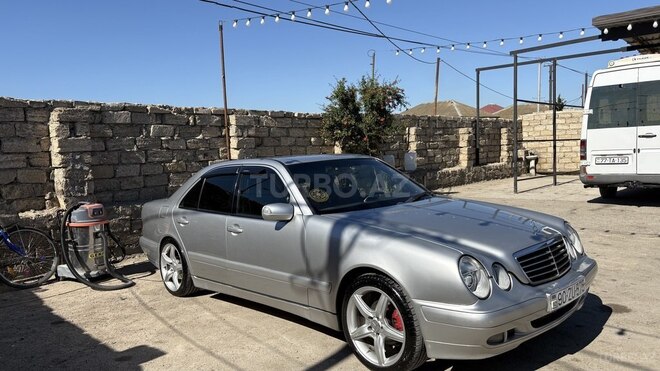 Mercedes E 220 2001, 310,000 km - 2.2 l - Bakı