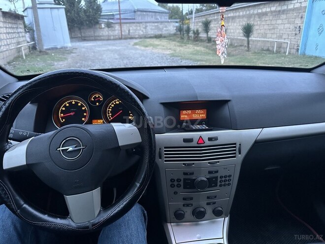 Opel Astra 2007, 326,000 km - 1.4 л - Beyləqan