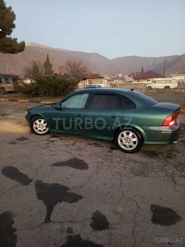 Opel Vectra 1999, 366,000 km - 2.0 l - Şəki