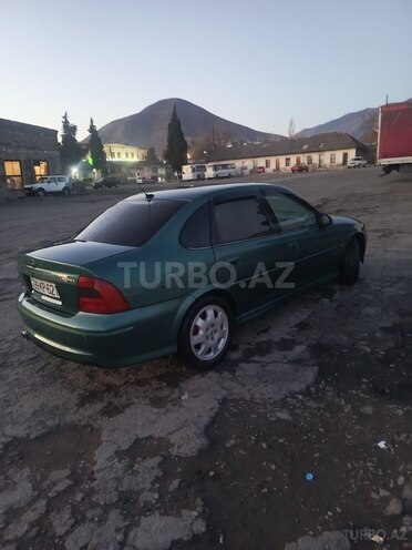 Opel Vectra 1999, 366,000 km - 2.0 l - Şəki