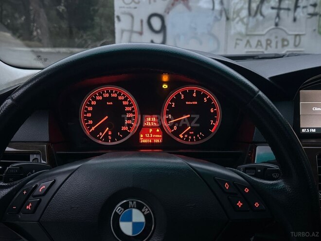BMW 525 2005, 240,000 km - 2.5 л - Bakı