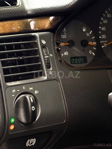 Mercedes E 240 2000, 286,000 km - 2.4 l - Masallı