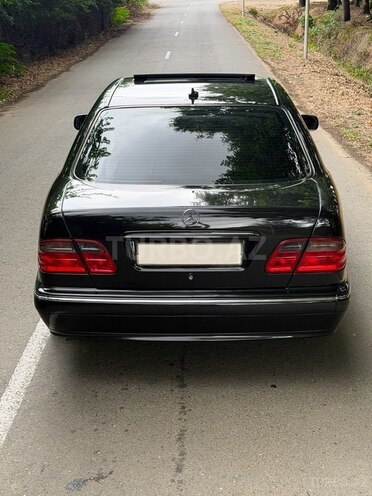 Mercedes E 240 2000, 286,000 km - 2.4 l - Masallı