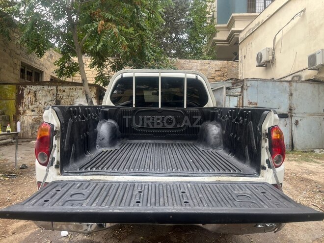 Mitsubishi L200 2013, 318,400 km - 2.5 l - Bakı