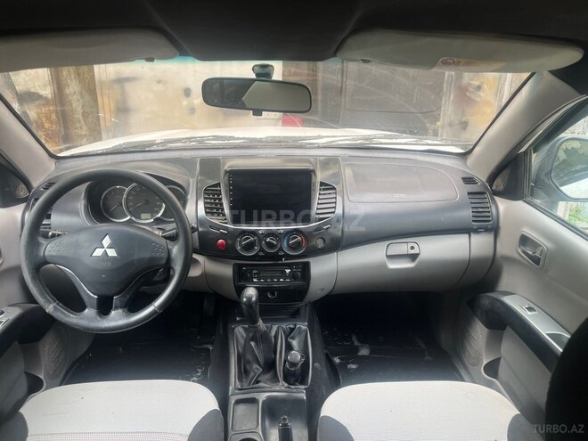 Mitsubishi L200 2013, 318,400 km - 2.5 l - Bakı