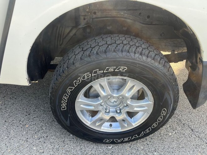 Mitsubishi L200 2013, 318,400 km - 2.5 l - Bakı