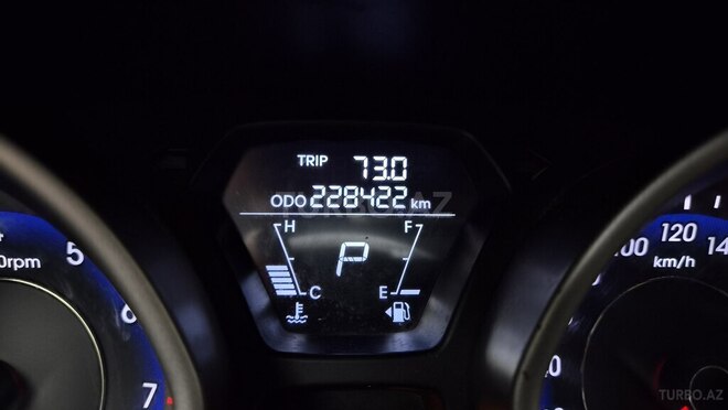Hyundai Elantra 2011, 228,000 km - 1.8 l - Bakı