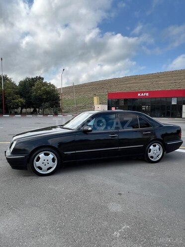 Mercedes E 320 2001, 380,000 km - 3.2 l - Bakı