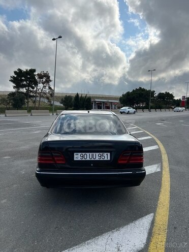 Mercedes E 320 2001, 380,000 km - 3.2 l - Bakı