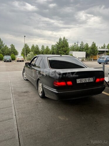 Mercedes E 320 2001, 380,000 km - 3.2 l - Bakı