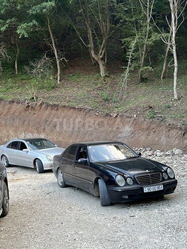 Mercedes E 320 2001, 380,000 km - 3.2 l - Bakı
