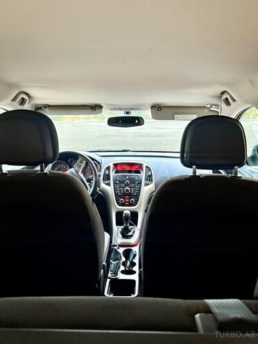 Opel Astra 2011, 225,000 km - 1.6 l - Ucar