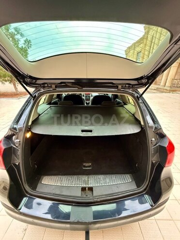 Opel Astra 2011, 225,000 km - 1.6 l - Ucar