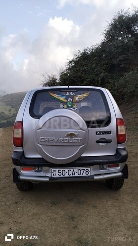Chevrolet Niva 2003, 200,000 km - 1.7 л - Lerik