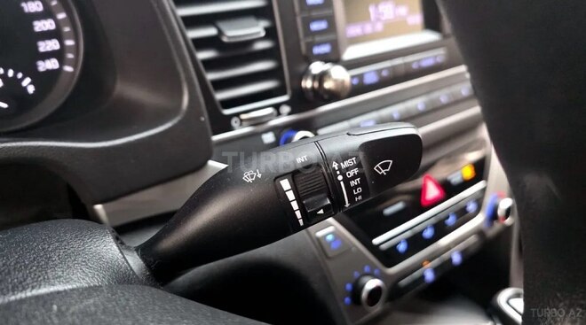 Hyundai Elantra 2017, 135,560 km - 1.6 л - Bakı