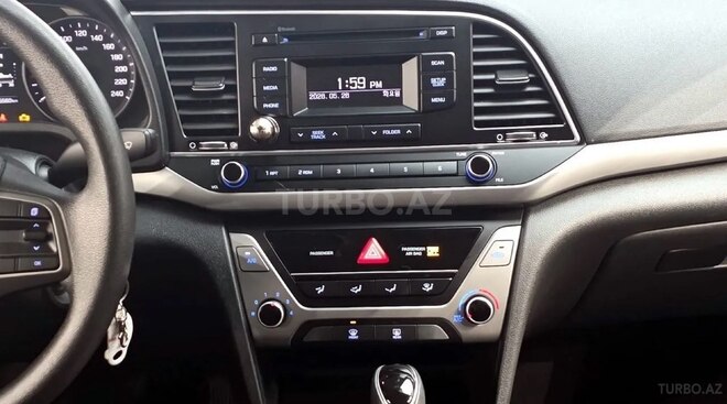 Hyundai Elantra 2017, 135,560 km - 1.6 л - Bakı