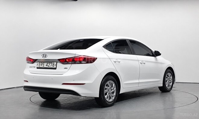 Hyundai Elantra 2017, 135,560 km - 1.6 л - Bakı