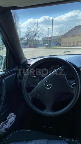 Mercedes E 320 2001, 490,000 km - 3.2 л - İsmayıllı