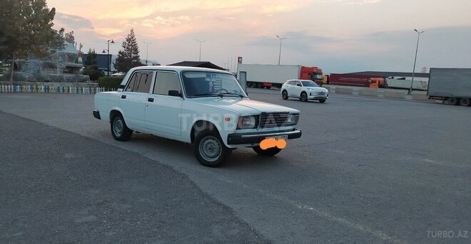 LADA (VAZ) 2107 2002, 225,000 km - 1.6 l - Salyan