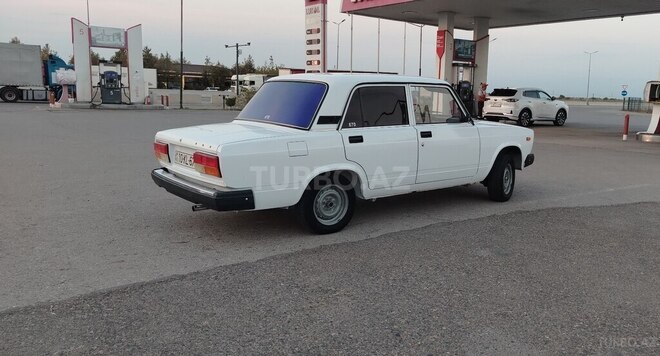 LADA (VAZ) 2107 2002, 225,000 km - 1.6 l - Salyan