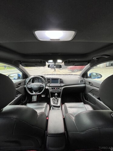 Hyundai Elantra 2018, 111,045 km - 1.6 л - Bakı