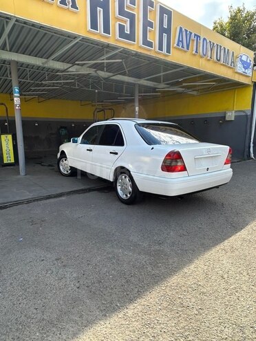 Mercedes C 200 1994, 256,342 km - 2.0 л - Gəncə