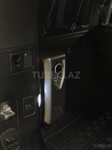 Land Rover Defender 2021, 138,600 km - 3.0 л - Bakı